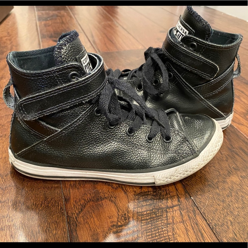 Chuck Taylor All Stars *leather* hightops youth 3